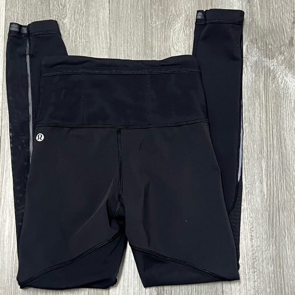 Lululemon high rise mesh design leggings / black / Size 2 - Picture 4 of 13